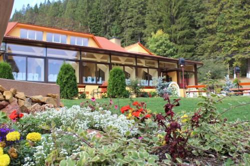 Hotel Lacu Rosu - 953