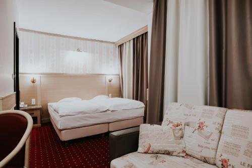 Hotel Lacu Rosu - 666
