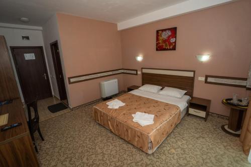 Hotel Laguna - 930