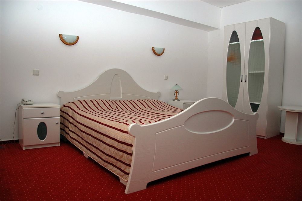 Hotel Marion - Pădurea Rotundă*** - 71