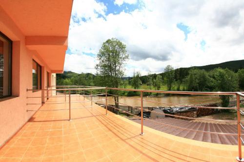 Hotel Maryo Ema - 258