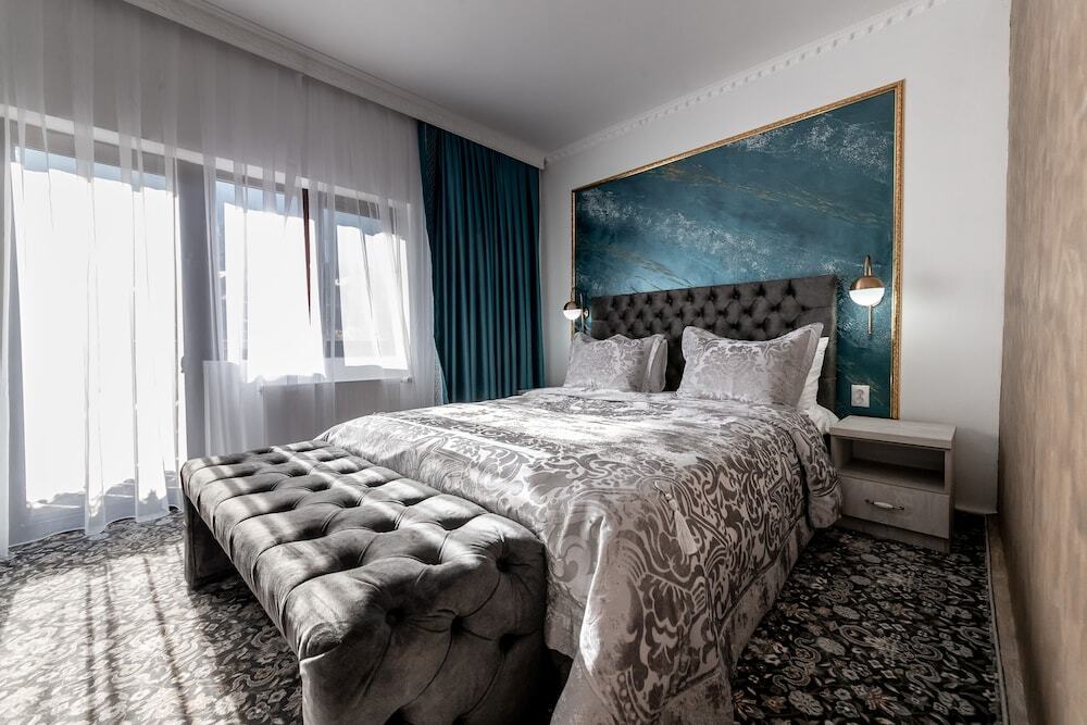 Suru Hotel & Restaurant - 11
