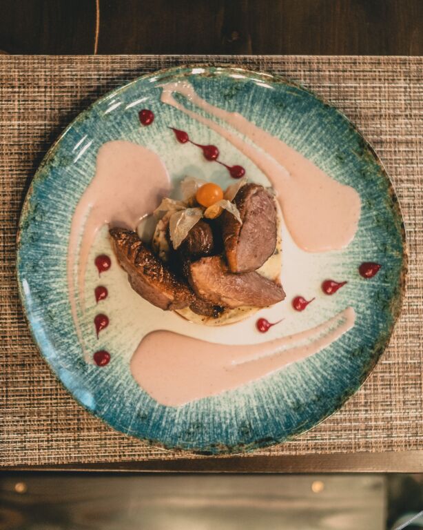 Suru Hotel & Restaurant - 201
