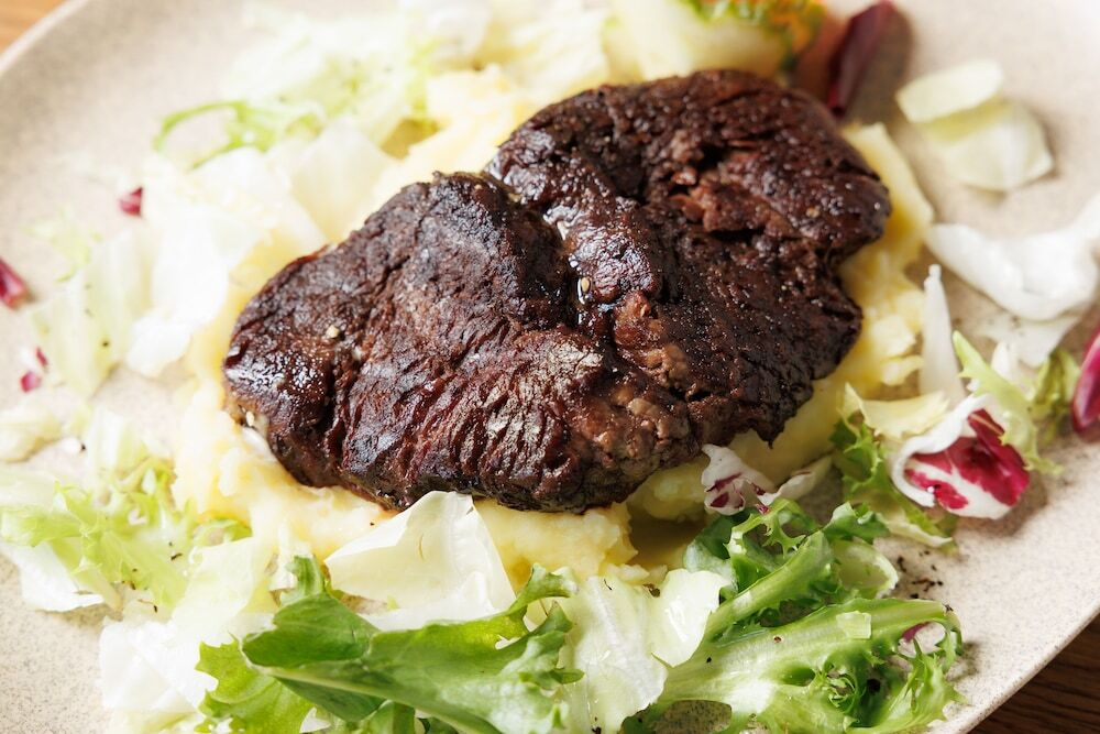 Suru Hotel & Restaurant - 785
