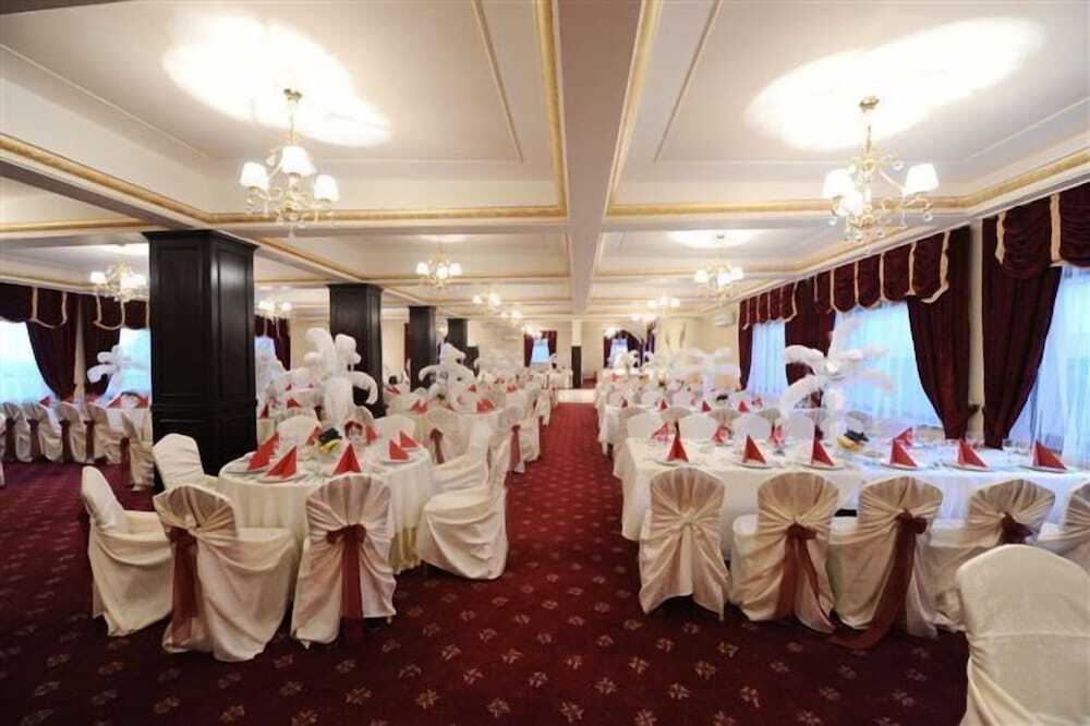 Hotel Mondial - 495