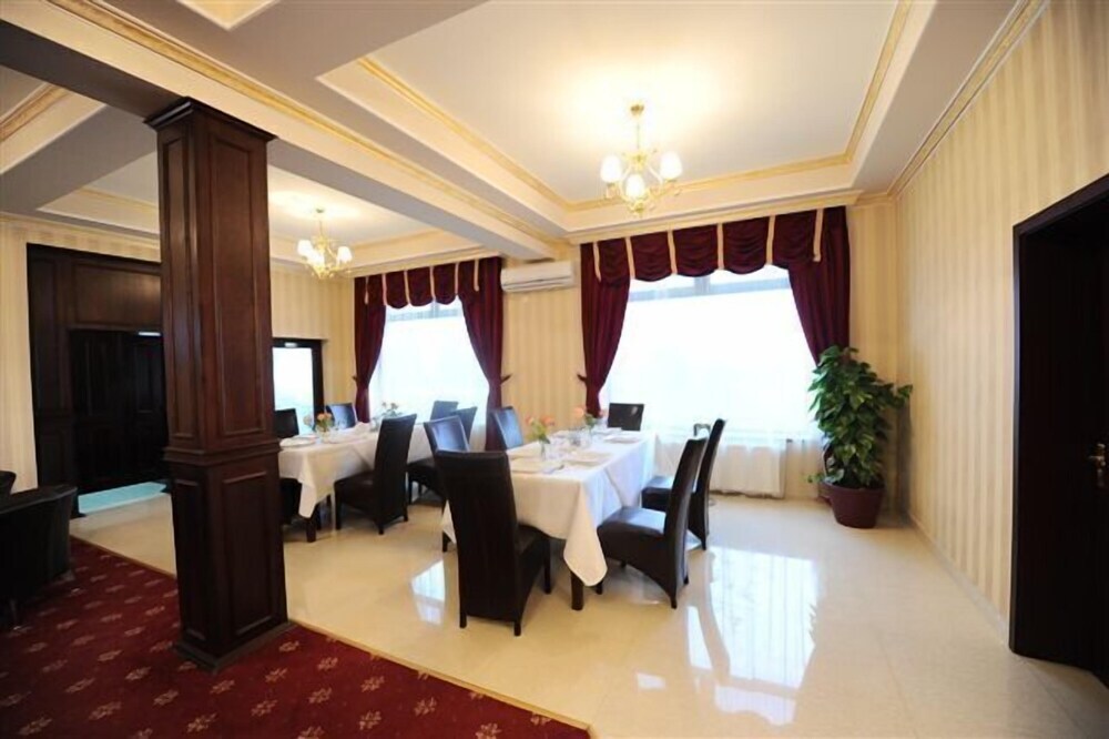 Hotel Mondial - 448