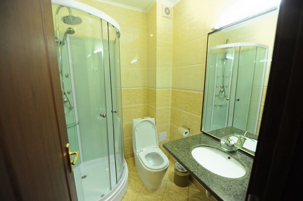 Hotel Mondial - 737