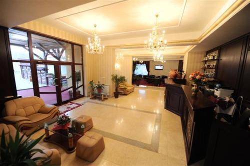 Hotel Mondial - 496