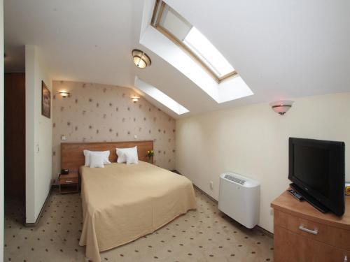 Hotel Oscar - 973