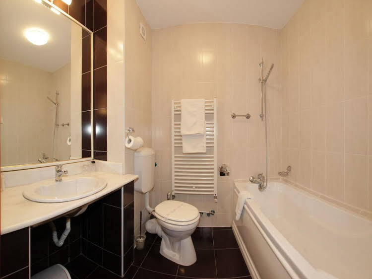 Hotel Oscar - 160