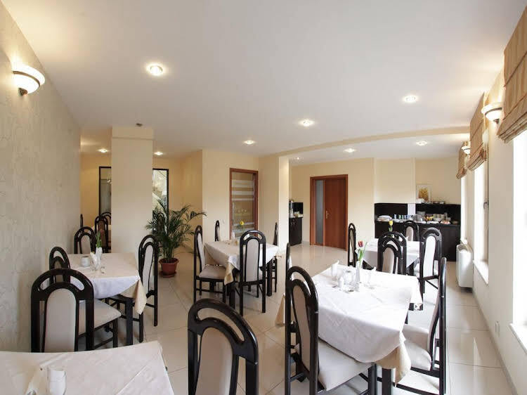 Hotel Oscar - 584