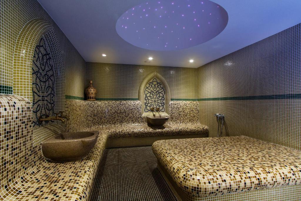 Hotel Palace - 250