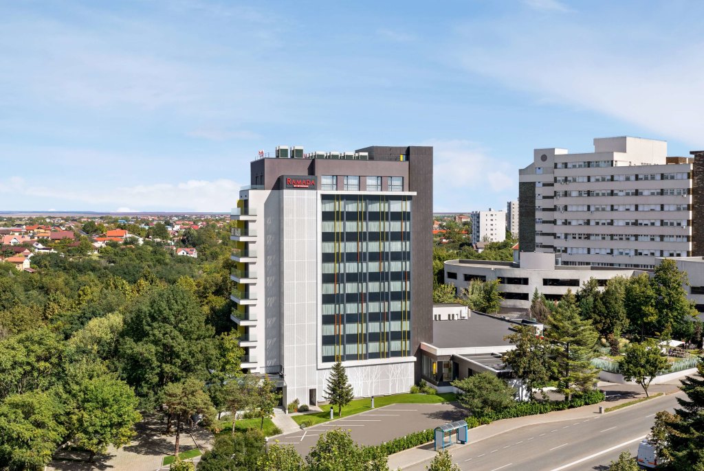 Ramada by Wyndham Slatina Parc - 963