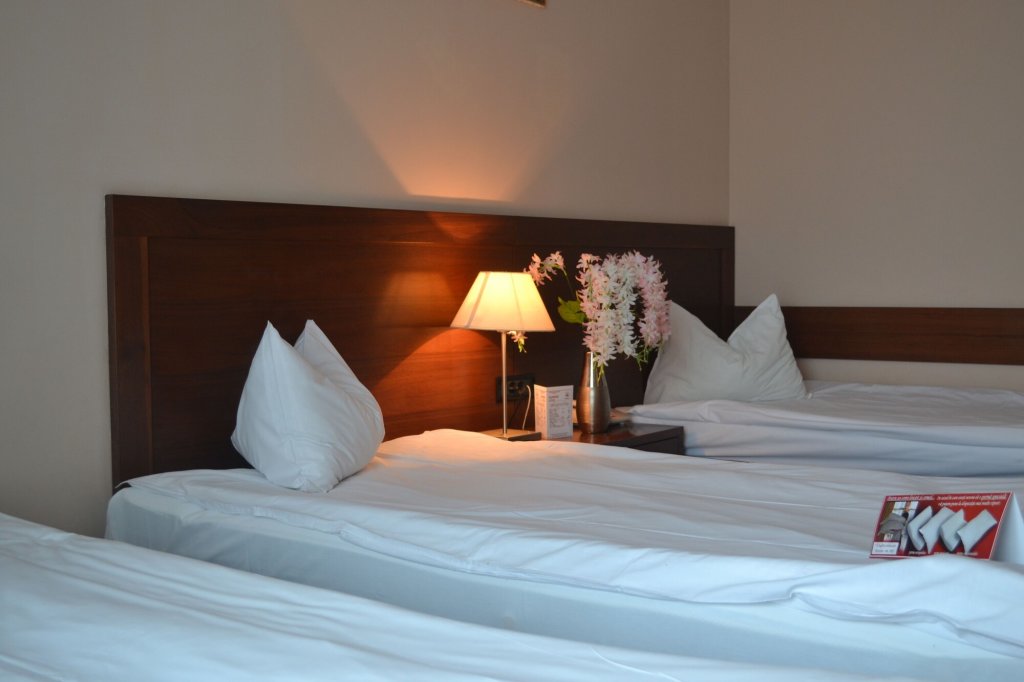 Hotel Phoenicia Express - 984