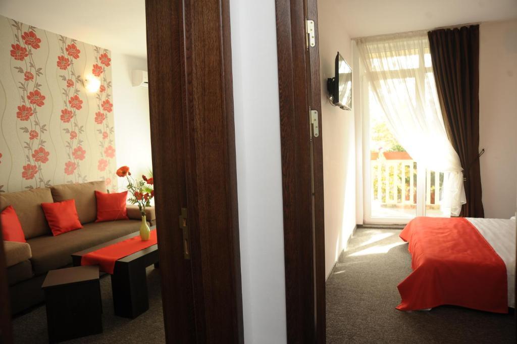 Hotel Pinguin - 200