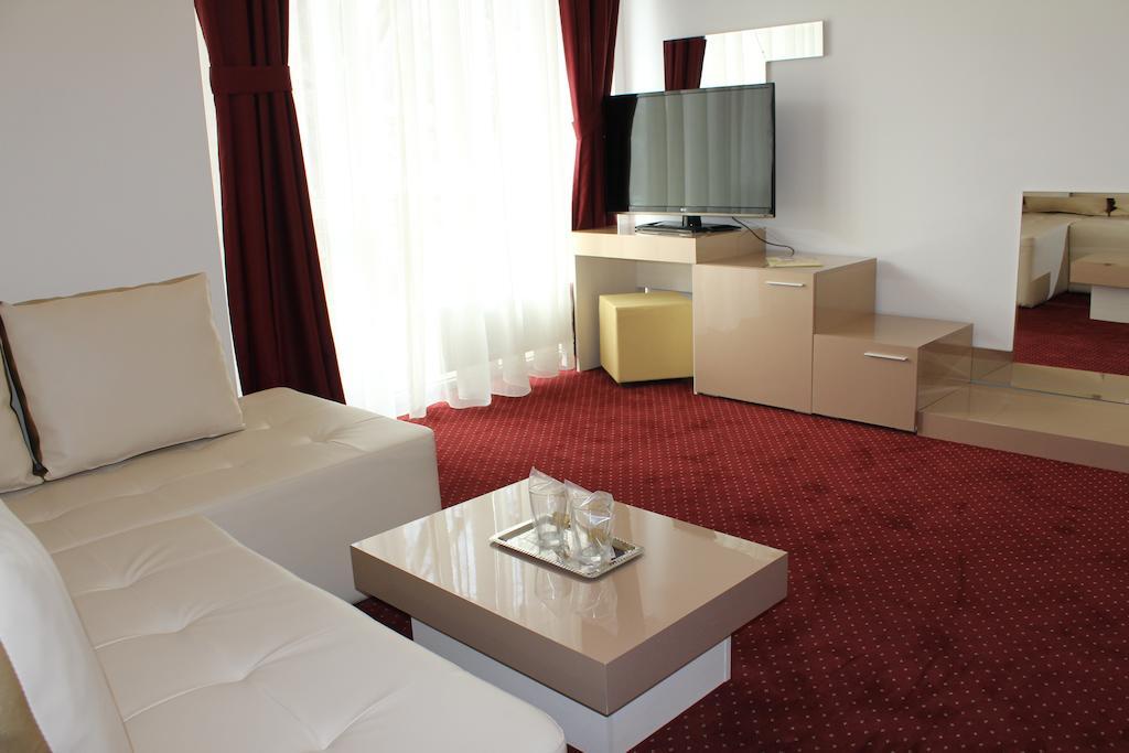 Hotel President - 991