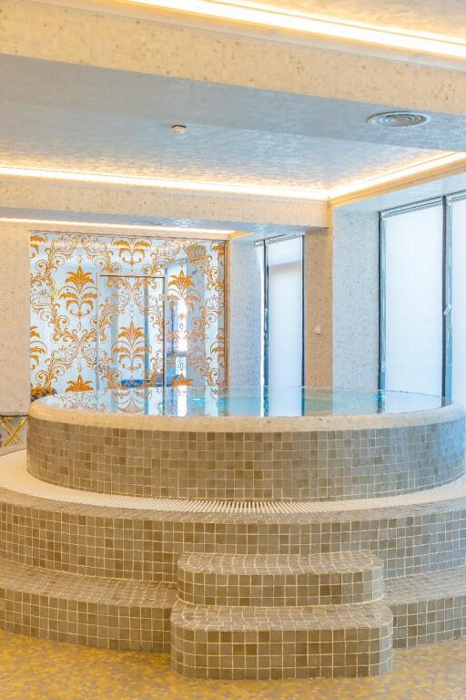 W Regal Boutique&Spa - 705