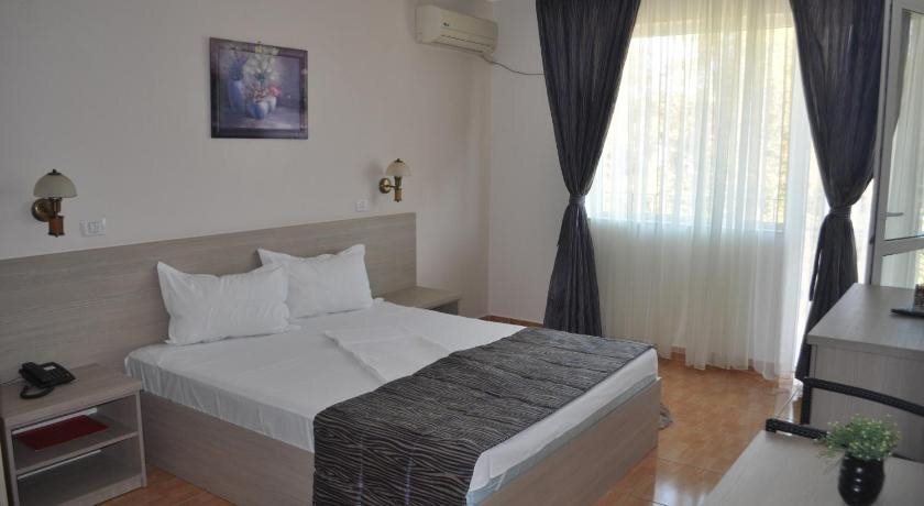 Hotel Regal - 582