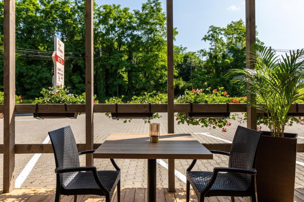 Hotel Restaurant Alesia - 383