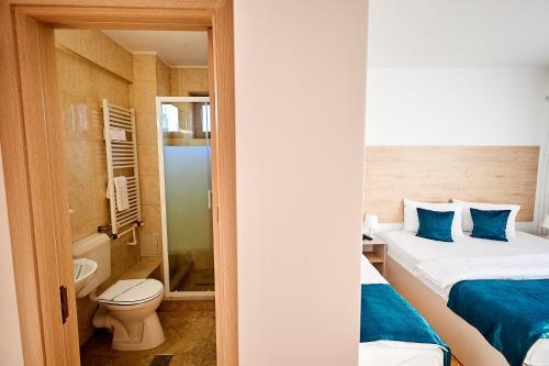 Hotel Roxy & Maryo - 570