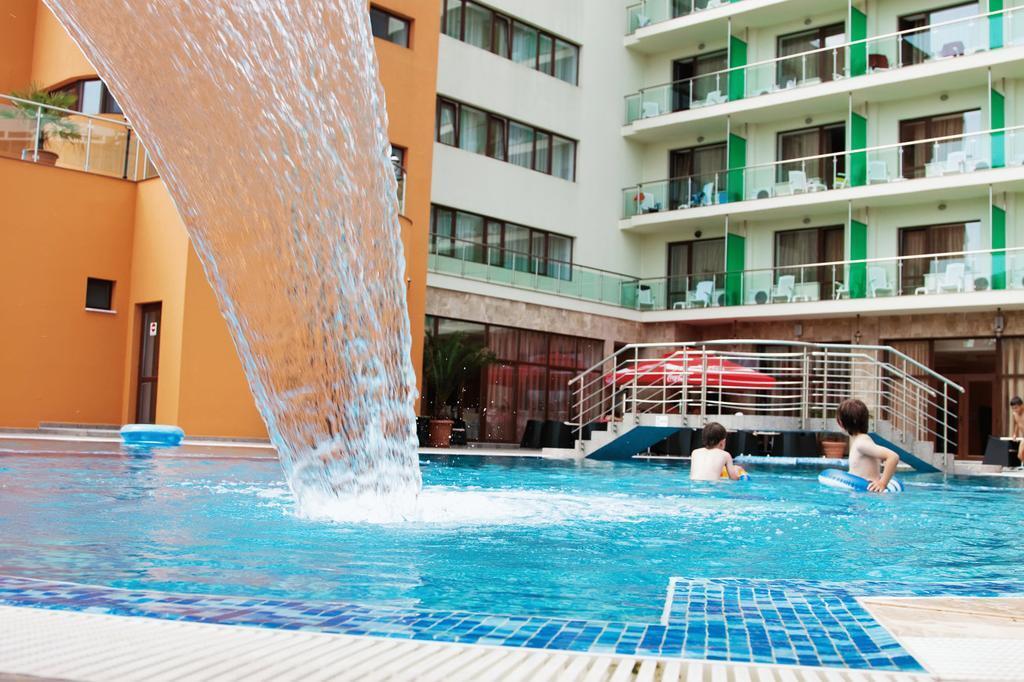 Hotel Saturn - 739