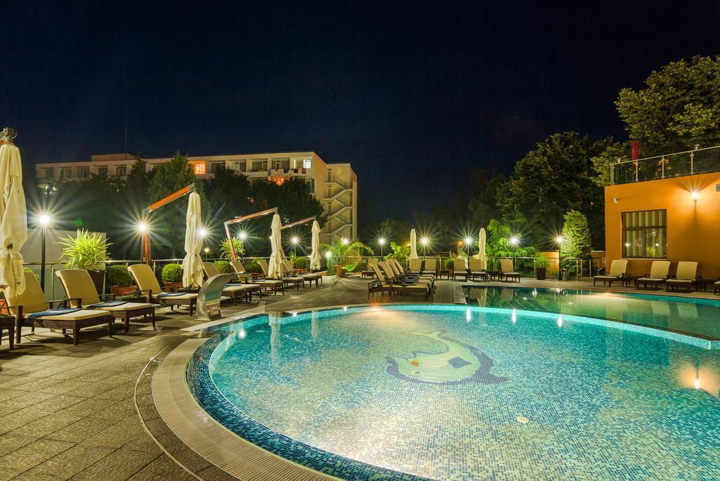 Hotel Saturn - 579