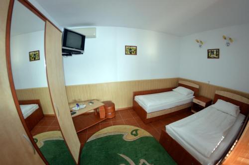 Hotel Sunrise - 350