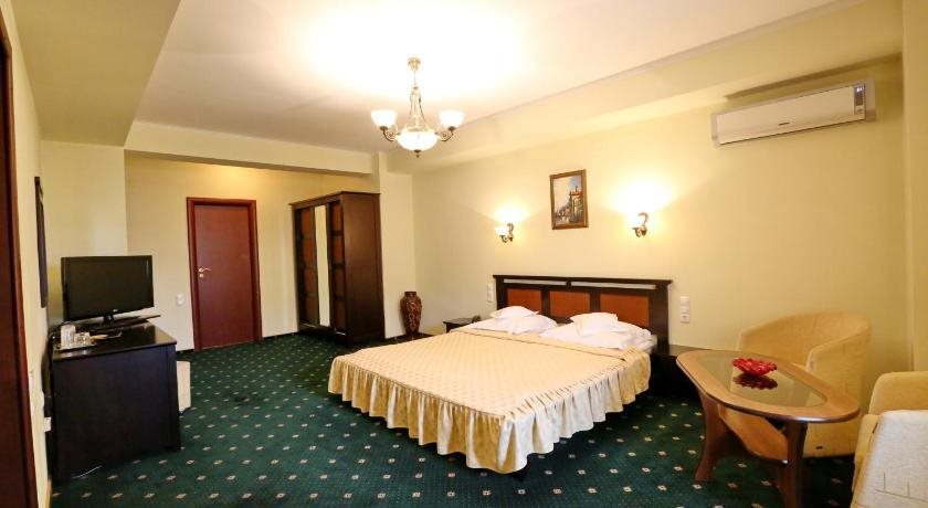 Victoria Hotel - 81