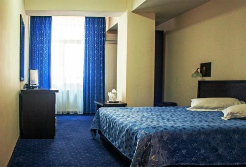 Yaky Center Hotel - 498