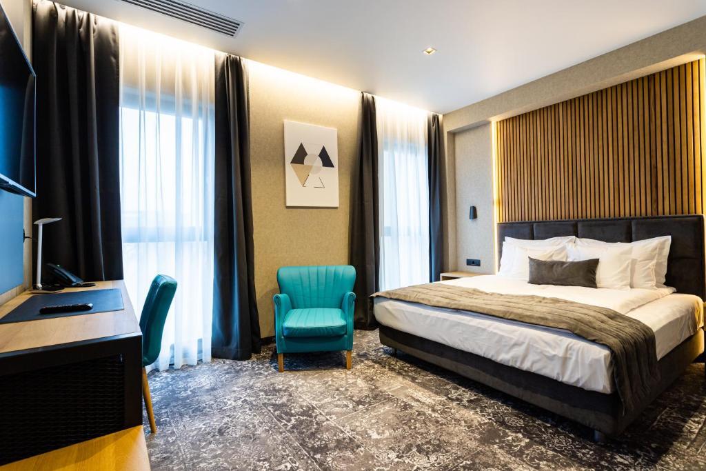 Hugo Hotel - 729