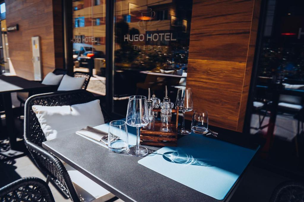 Hugo Hotel - 448