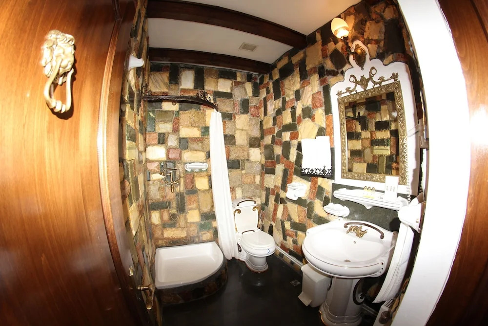 Hunter Prince Castle Hotel - 126