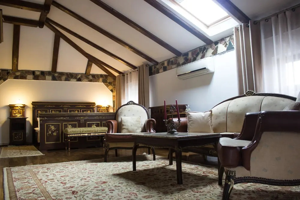 Hunter Prince Castle Hotel - 944