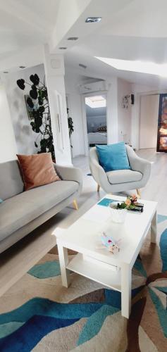 Johanna House - 721