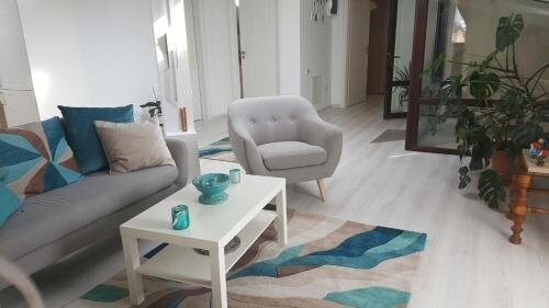 Johanna House - 974