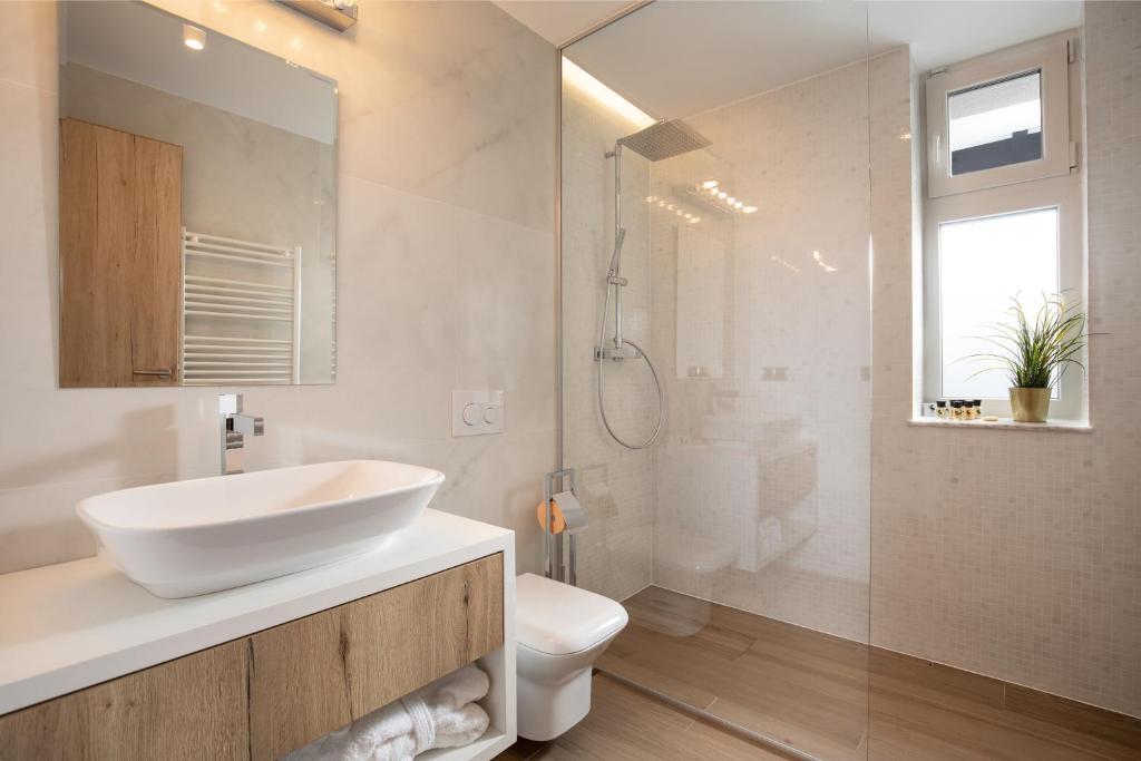Kanopian Penthouse Hotel - 16