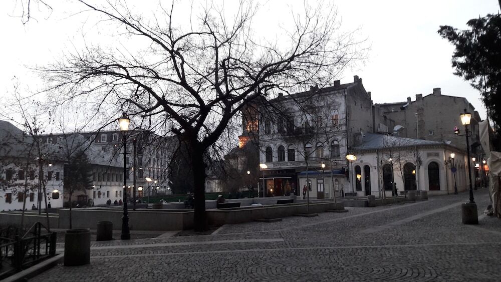 Km 0 Unirii Old Town - 420