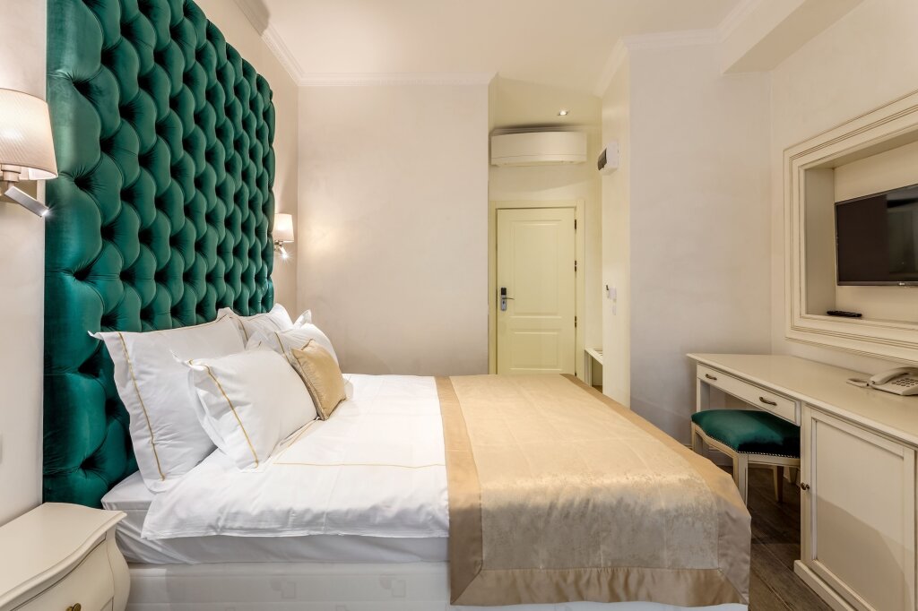 Old Town Boutique Hotel - 543