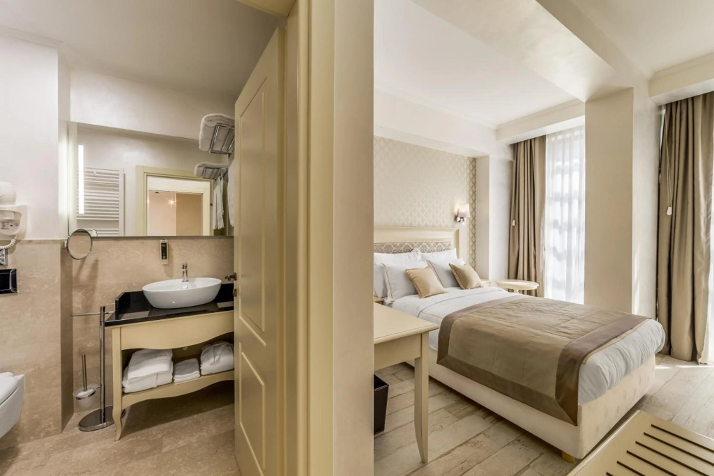 Old Town Boutique Hotel - 766