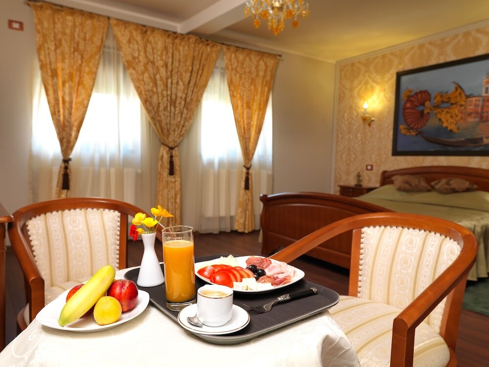 Guesthouse Boutique La Favorita - 575