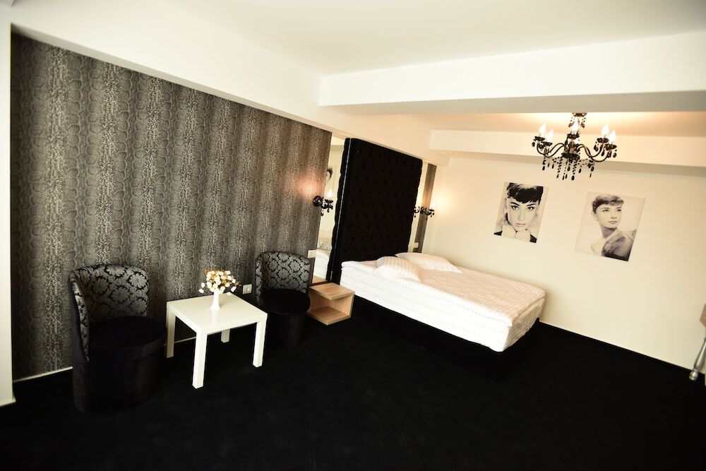 La Rocca Hotel Boutique - 495