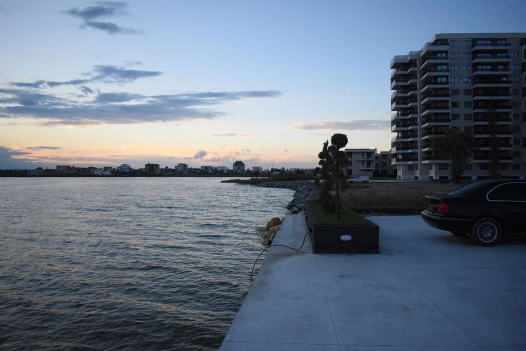 Apartment By The Lake with a View - 861