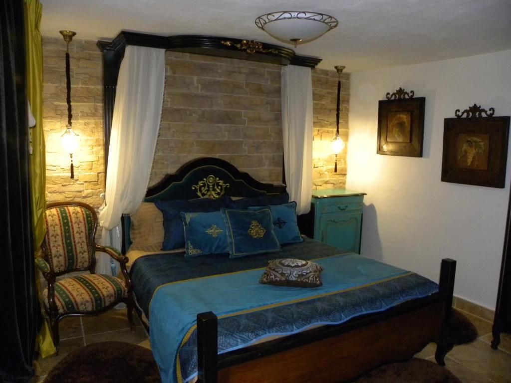 Le Chateau - 597