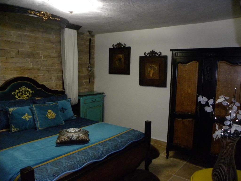 Le Chateau - 282