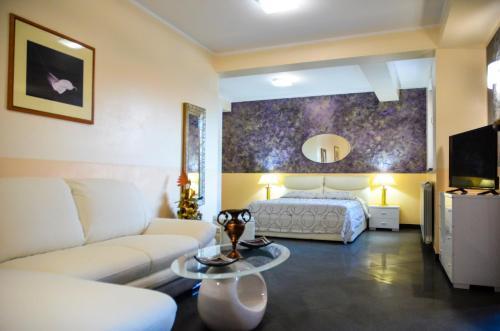 Liberty Rooms - 716
