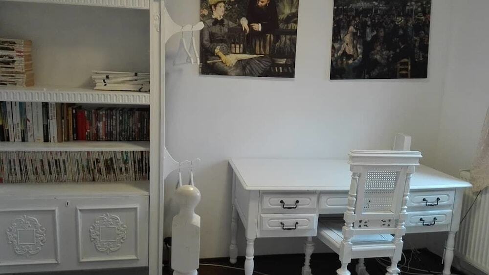 Lili's House - 786