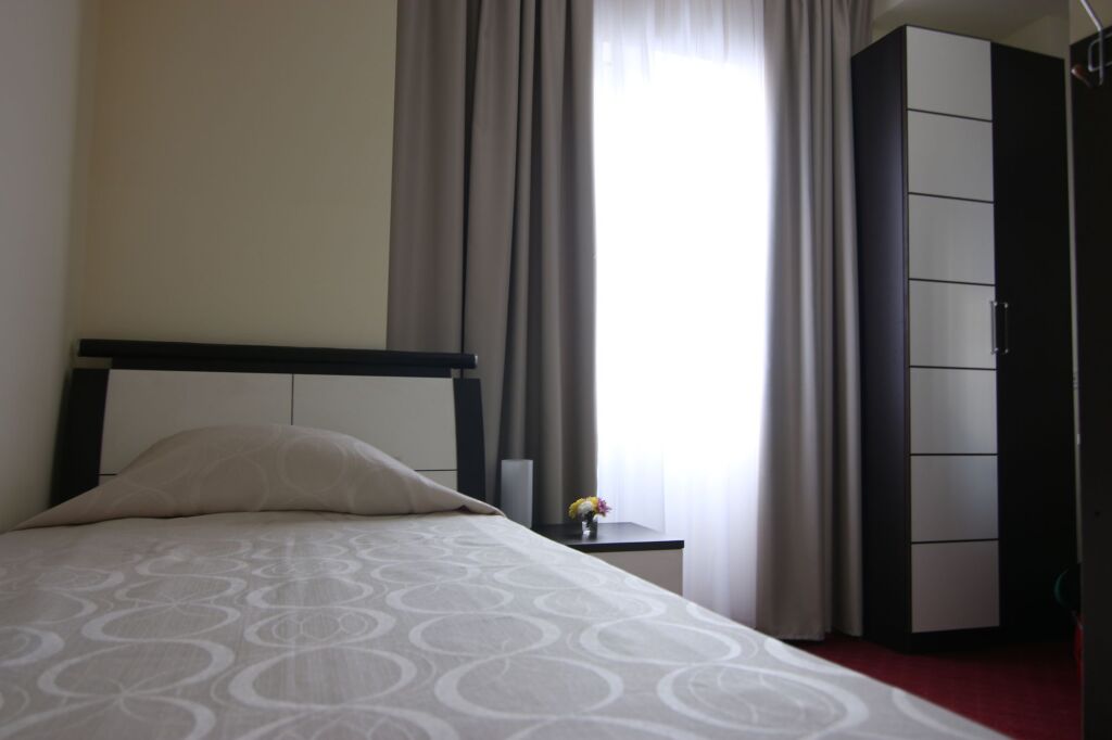 Lina Hotel - 230