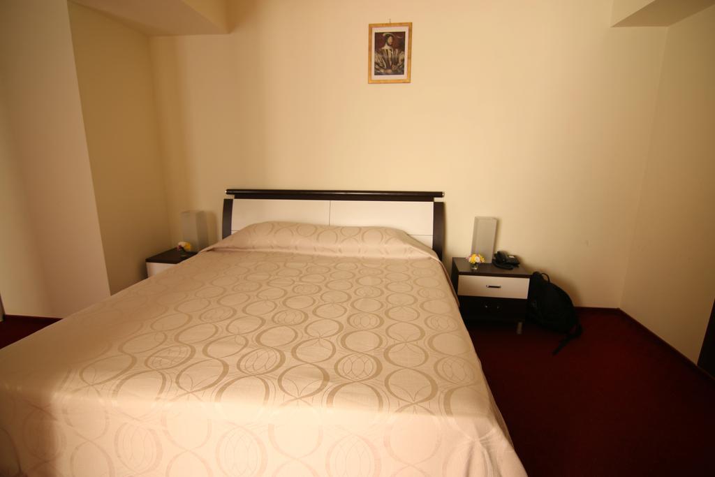 Lina Hotel - 768