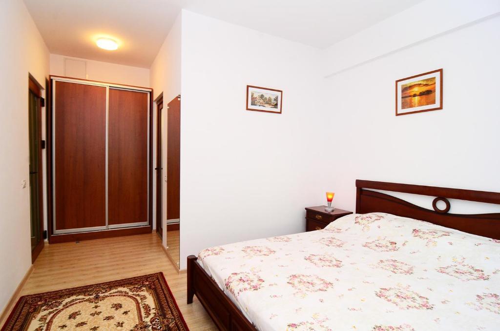 Luxury apartment by the park / Arch of Triumph - 897