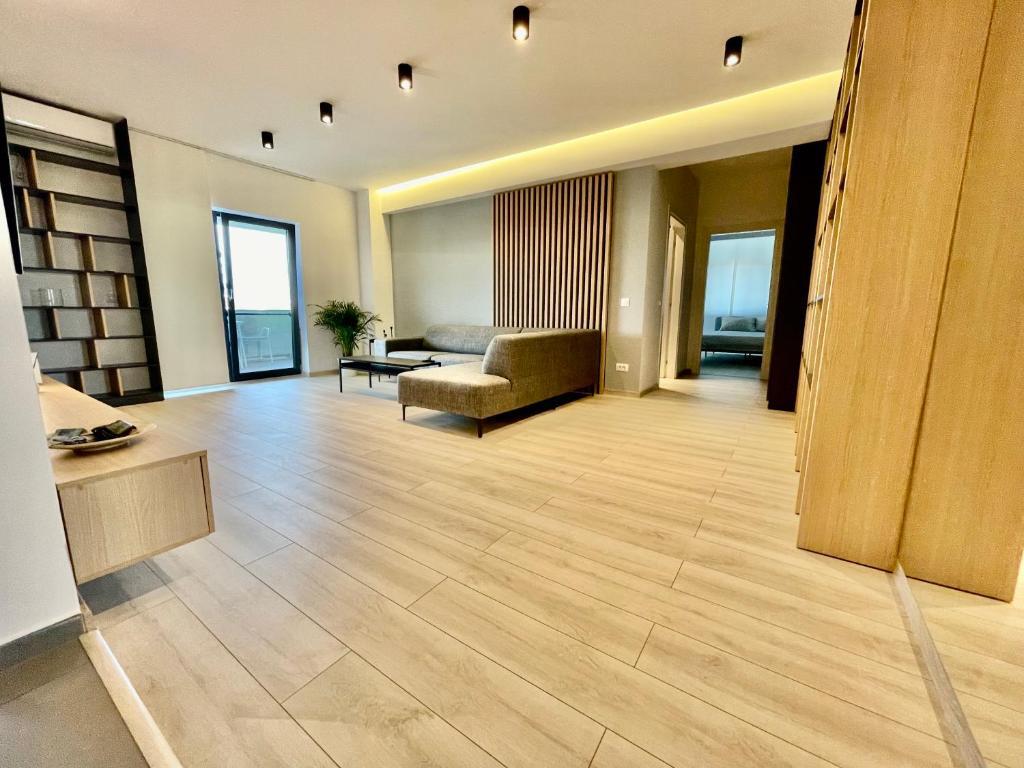 Luxury apartment, private parking,7 - 527